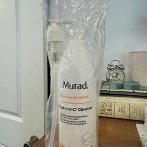 Murad Essential-C Cleanser - White with Orange Accents